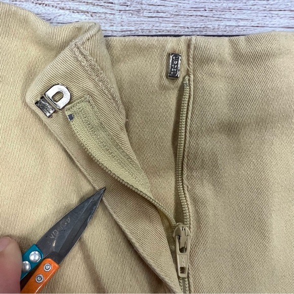 Vintage Esprit Yellow High Waisted Stretchy Shorts Size 3/4 - Picture 5 of 10